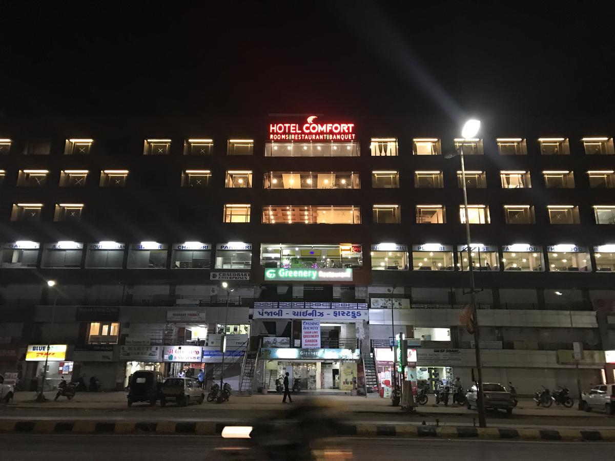 Hotel Comfort Bharuch Esterno foto